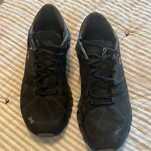 ONs Cloud men’s running shoes